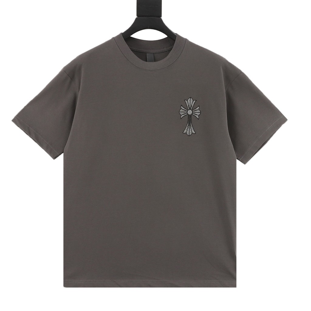 เสื้อยืดแขนสั้น Chrome Hearts สไตล์ใหม่สำหรับชายและหญิง ทรงกระชับ พิมพ์ตัวอักษรรอบคอ รหัส 3WBF