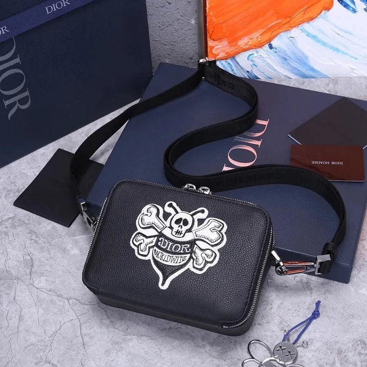 DIOR Mens OBLIQUE Little Bee ปัก Ding/กระเป๋าคลัทช์/Cross-Body Bag Matching Box Model: CD: 93307 Siz