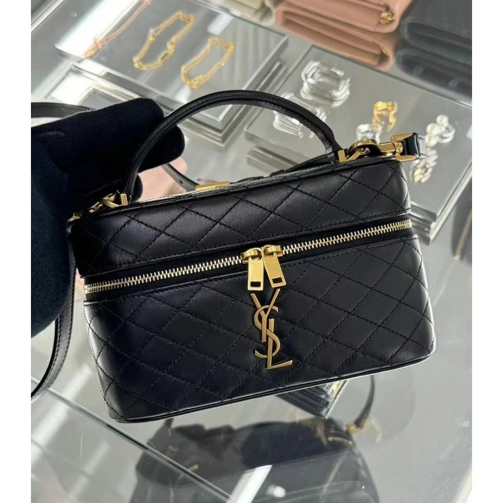 Yves Saint Laurent 2024 สินค้าใหม่ Gaby Small Box Cosmetic Bag Super Healing Bag Type Absolutely Lit