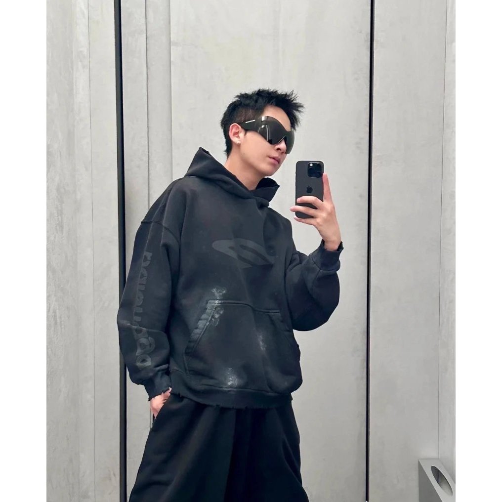 เพดาน สติกเกอร์ลายเสื้อ Balenciaga แบบ Hoodie เสื้อแขนยาวฮอดี้ปักตรา Balenciaga สีดำ สำหรับทั้งผู้ชา