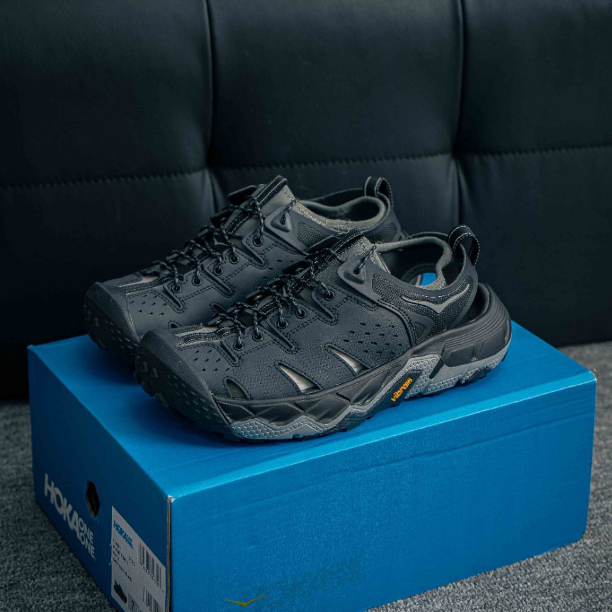 HOKA ONE ONE รองเท้าแตะผู้ใหญ่ มีระบบระบายอากาศและเทคโนโลยีกันลื่น เหมาะสำหรับเดินป่า TWY0