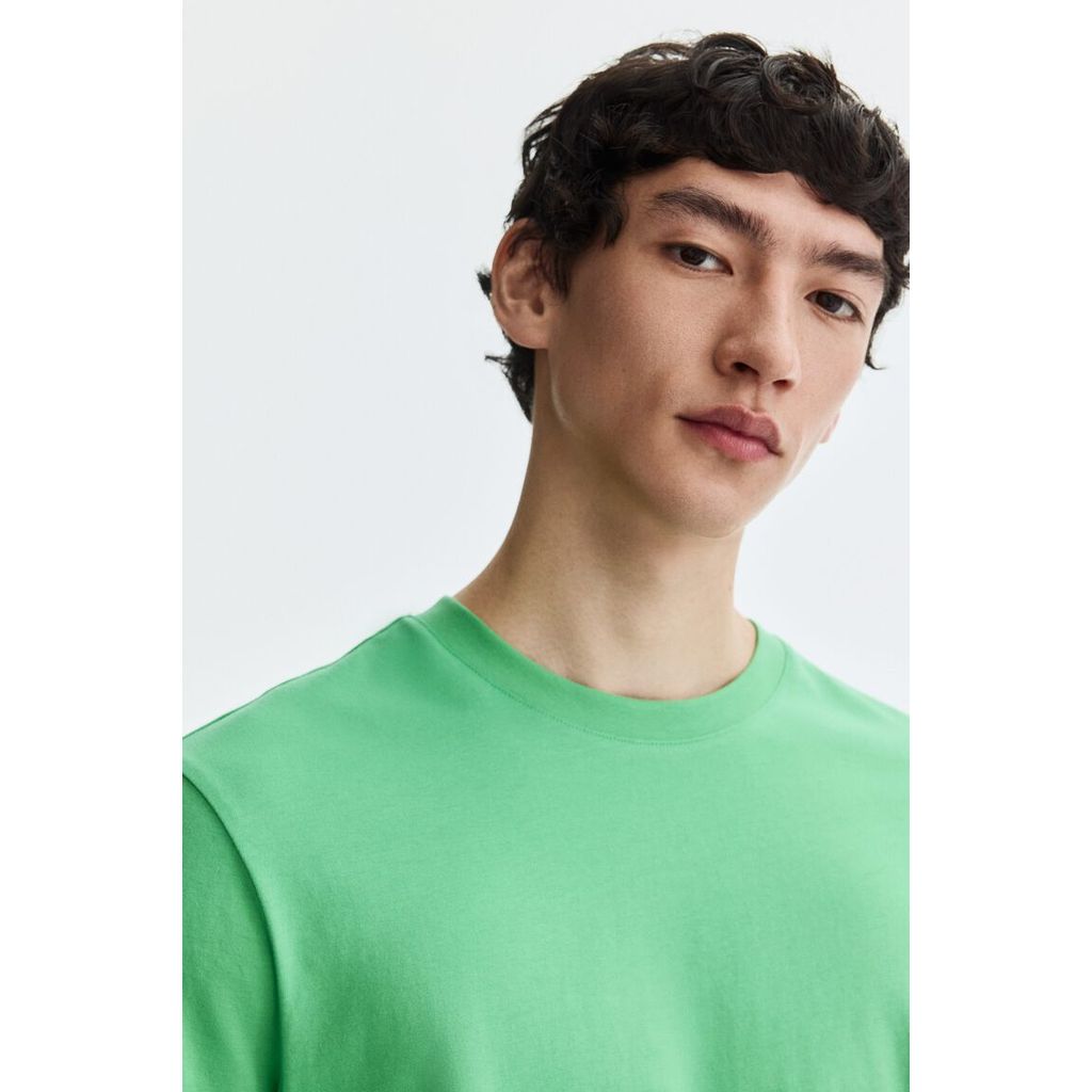 H&M(เอชแอนด์เอ็ม) เสื้อยืดคอกลมทรงปกติ Men Regular Fit T-shirt 0685816_24