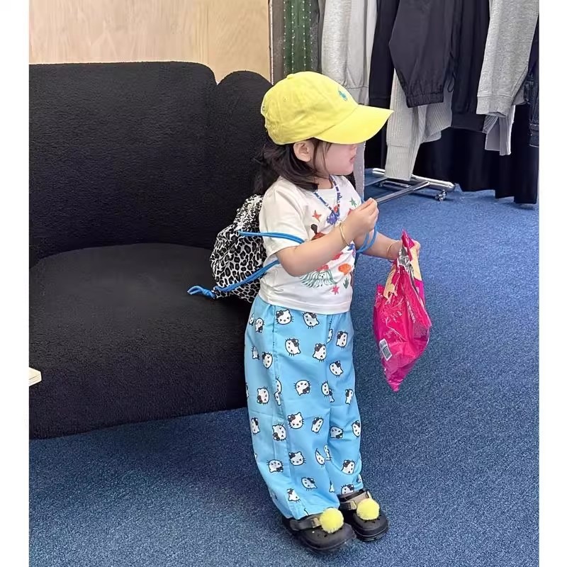 ฤดูร้อนสาวการ์ตูนพิมพ์สองชิ้นชุดสีขาวสัตว์พิมพ์แขนสั้นเสื้อยืด+สีฟ้ายุงกางเกงชุด