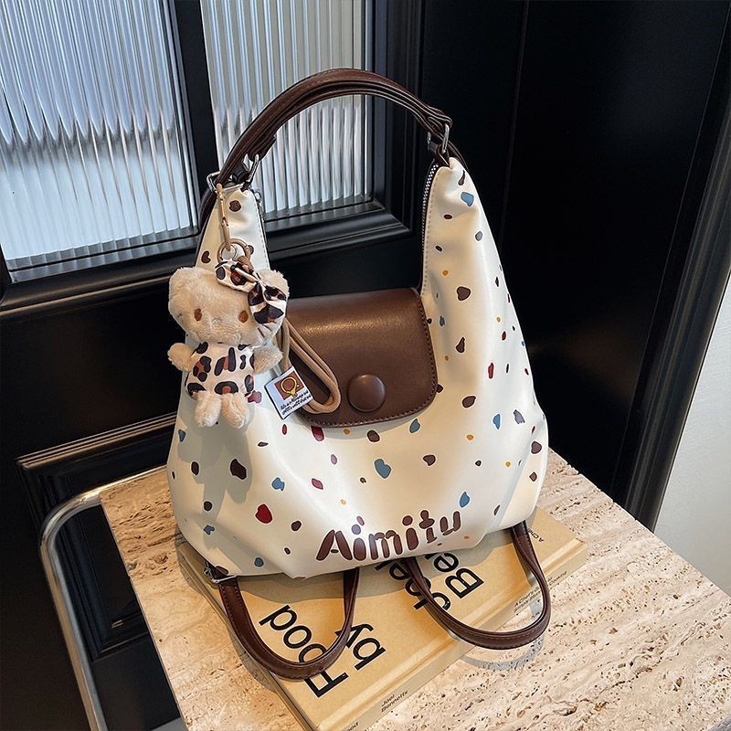 Amy Rabbit Women's Retro Large-Capacity Backpack with Polka Dots | Suitable for Everyday Use
