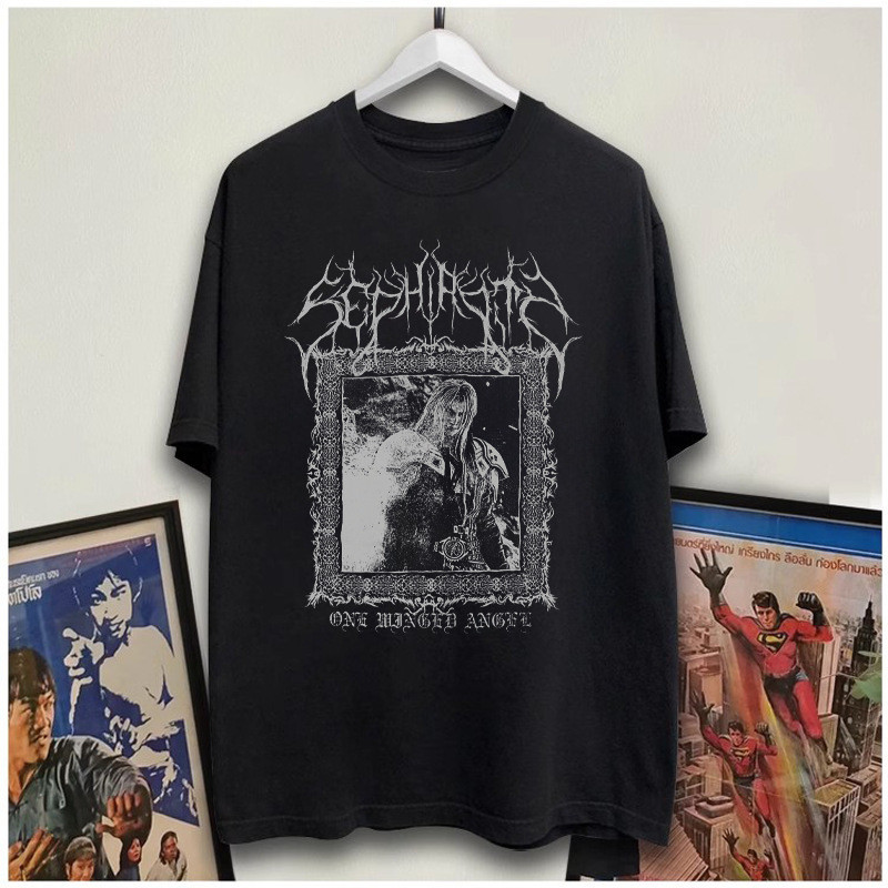 [มีสินค้า] เสื้อยืดแขนสั้นพิมพ์ลายเซฟิโรธจากเกม FF7 Final Fantasy 7 Rebirth สำหรับผู้ชาย PS5