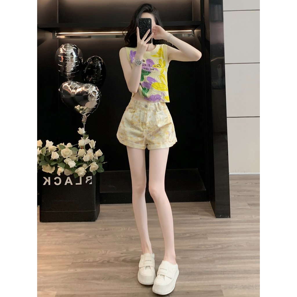 cicishop1 Korean shorts กางเกงขาสั้นสบาย โดปามีน สวมชุดลําลองผู้หญิงฤดูร้อนกราฟฟิตีถักเสื้อกั๊กกางเก