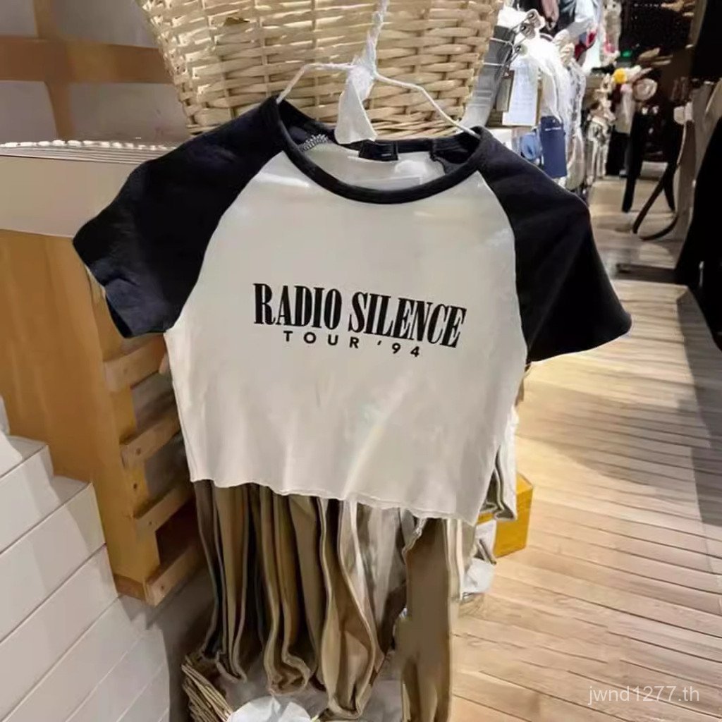 เสื้อสไตล์ Retro Hot Girl สไตล์สั้นวิทยุสไตล์ใหม่พิมพ์ bm ด้านข้างดอกไม้ Raglan ไหล่สไตล์อเมริกันรอบ