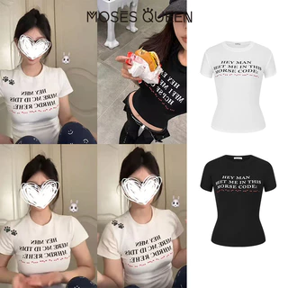 MOSESQUEEN กระโปรงเชิ๊ตสำหรับผู้หญิงสไตล์เกาหลี พิมพ์ลายตัวอักษรสีขาว ไหล่มาตรฐาน สไตล์เรียบหรูกะทัดรัด แมทช์ได้หลายโอกาส #63659