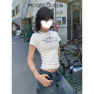 MOSESQUEEN กระโปรงเชิ๊ตสำหรับผู้หญิงสไตล์เกาหลี พิมพ์ลายตัวอักษรสีขาว ไหล่มาตรฐาน สไตล์เรียบหรูกะทัดรัด แมทช์ได้หลายโอกาส #63659