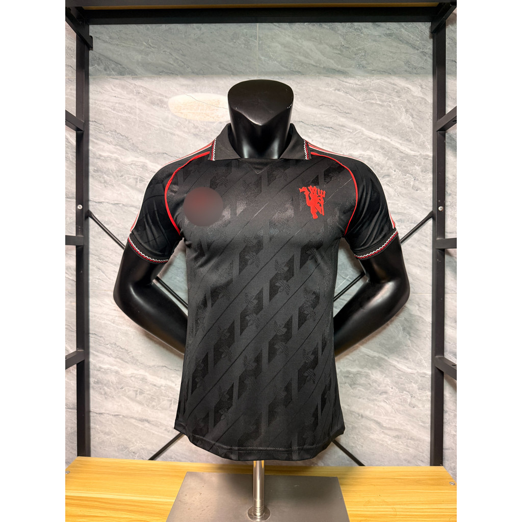 เสื้อย้อนยุคแมนเชสเตอร์ ยูไนเต็ด สีดำ ฤดูกาล 2026-2027 เหมาะสำหรับฟุตบอลโลกและรายการใหญ่อย่าง UCL แล