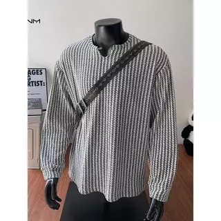 ZENOX ซื้อ 1 แถม 2 Unisex V คอ Chenille Herringbone เสื้อกันหนาวขนาดใหญ่แขนยาวเสื้อลําลอง Streetwear Plus ขนาดสีดําสีเทา M-3XL
