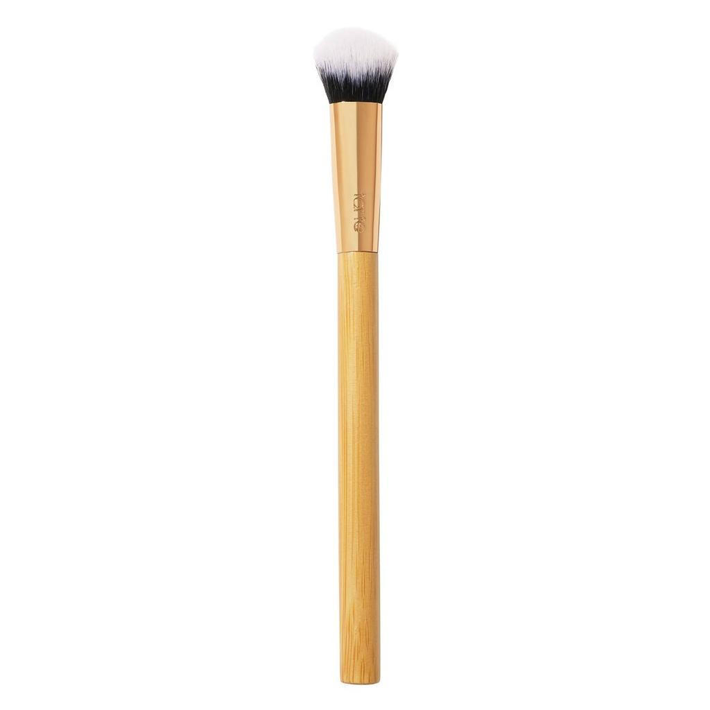 Tarte Concealer Brush-Tilt Design สะดวกสําหรับการใช้งานไร้รอยต่อ