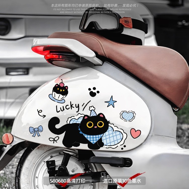 สไตล์น่ารัก RICH CAT สีดํา CAT สติ๊กเกอร์ติดมอเตอร์ไซค์ไฟฟ้า Body CAT สติ๊กเกอร์ตกแต่งกันน้ํา สติ๊กเกอร์ปกรอยขีดข่วน