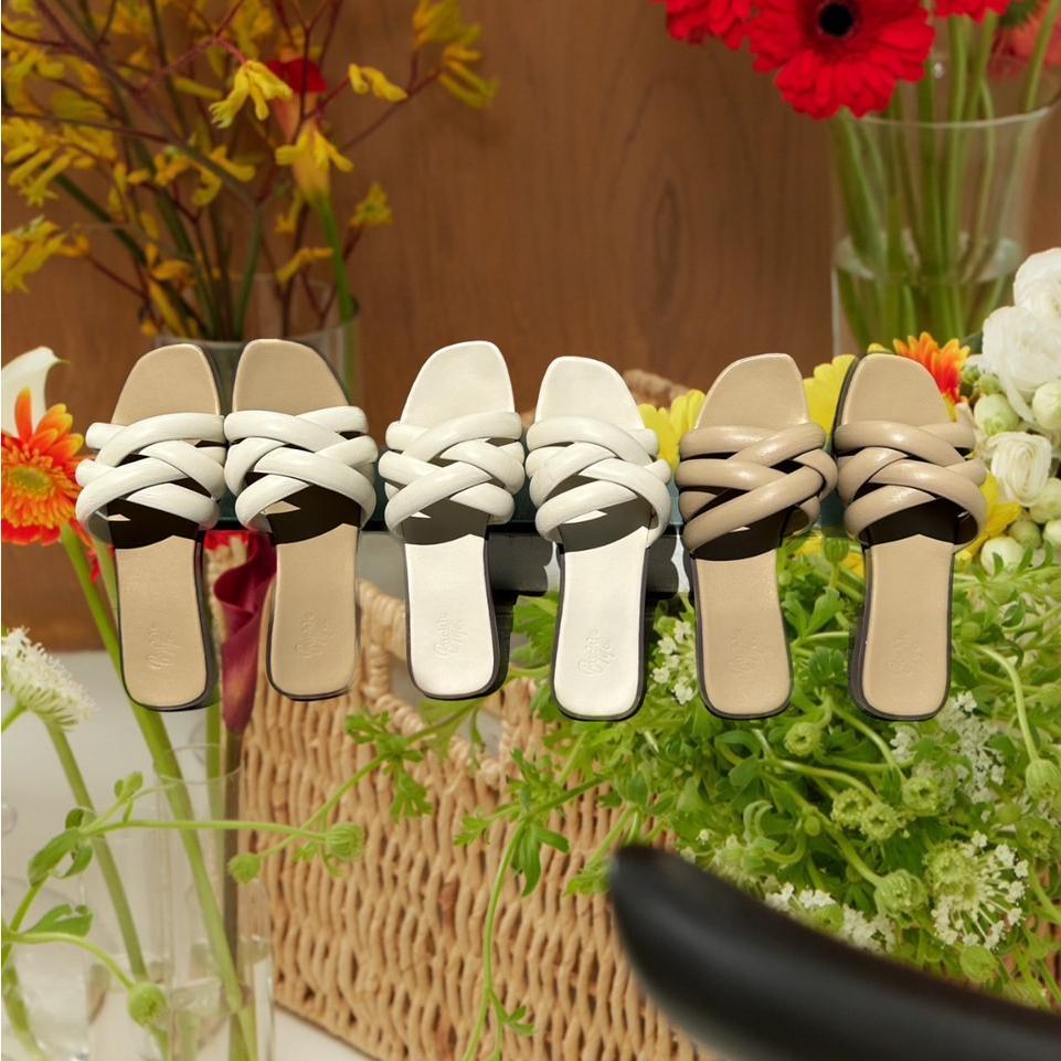 【SALE】Vine รองเท้าแตะสุดนู่มมม สายพันเกาหลีเกาใจ vine (พร้อมส่งทุกสี)