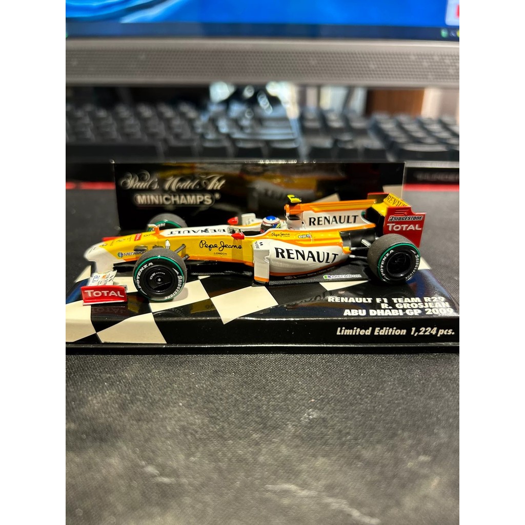 [Orphan] มินิตัด 1/43 F1 Renault Fleet Renault R29