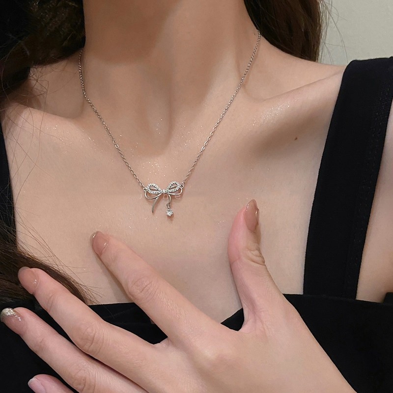 สร้อยคอเพชร สร้อยคอดูแพง fashion accessories จี้รูปโบว์ ฝังเพชร เครื่องประดับแฟชั่นผู้หญิงS1889