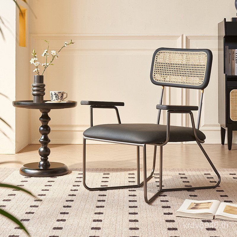 เก้าอี้เหล็กโรงแรมNordic Designerพนักพิงเก้าอี้โมเดิร์นหวายSimple Armrest Leisureเก้าอี้Negotiation 