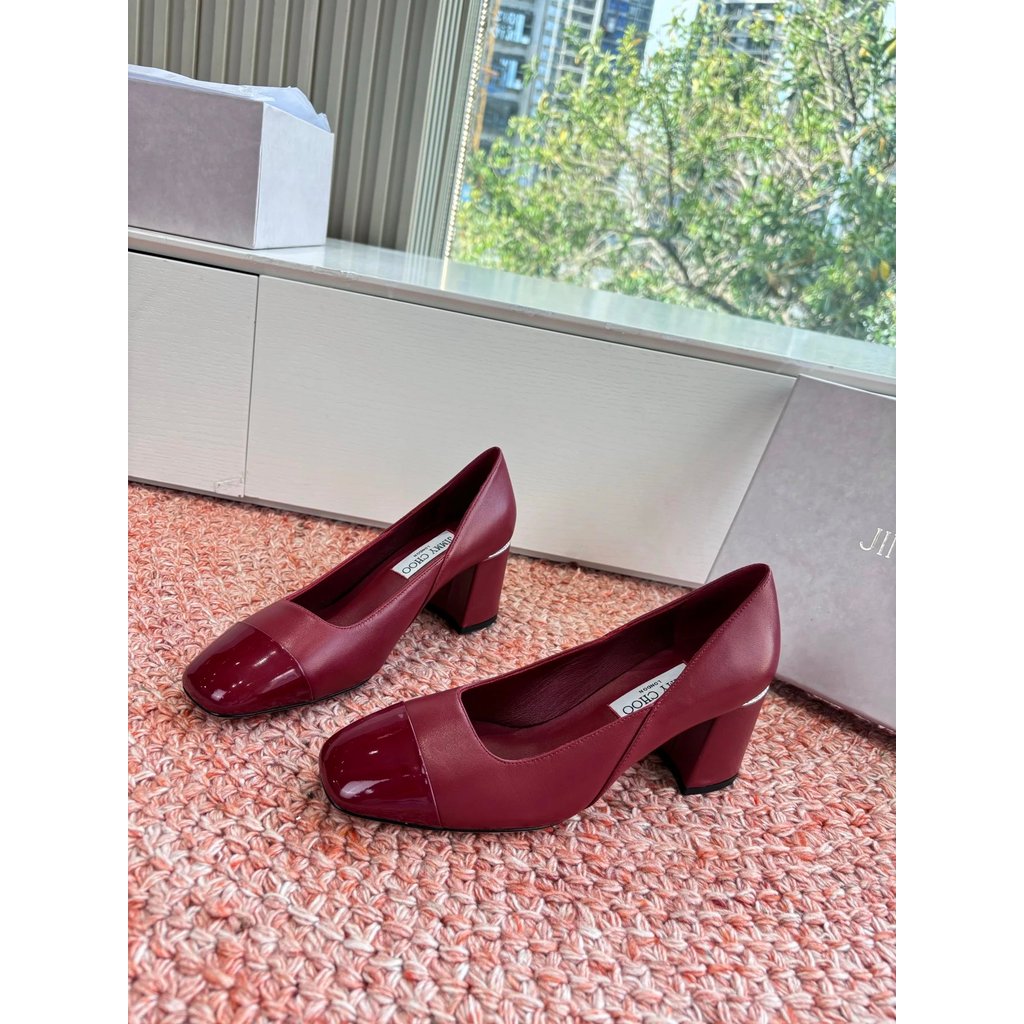 2025.12.23-Zhou Yangjie Jimmy Choo JC รองเท้าส้นสูง