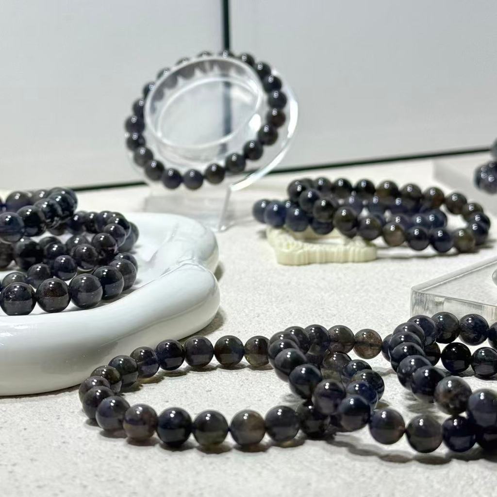 รุ่นใหม่ล่าสุด หินไอโอไลท์ ติดแร่ซันสโตน Iolite กำไลหินแท้ไอโอไลท์ ไอโอไลต์ อัญมณีสีน้ำเงินม่วง