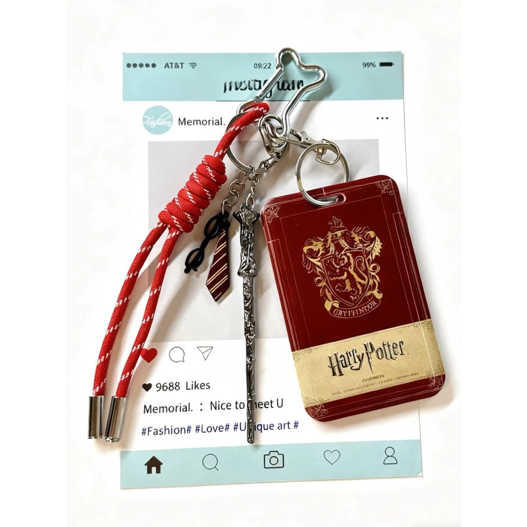 ที่ใส่บัตรแฮรี่พอตเตอร์ พร้อมจี้คันและจี้ผูก เชือกเล็กธีมฮอกวอตส์ ของขวัญสำหรับแฟนคลับ