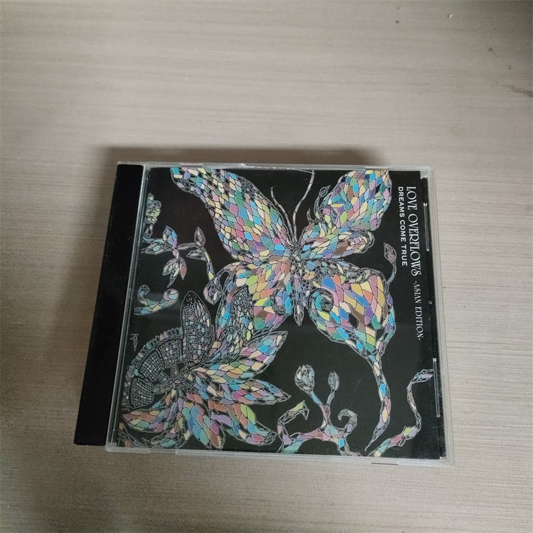 V2756(ฉบับญี่ปุ่น) Dreams Come True Love Overflows Asian Edition huiyi2