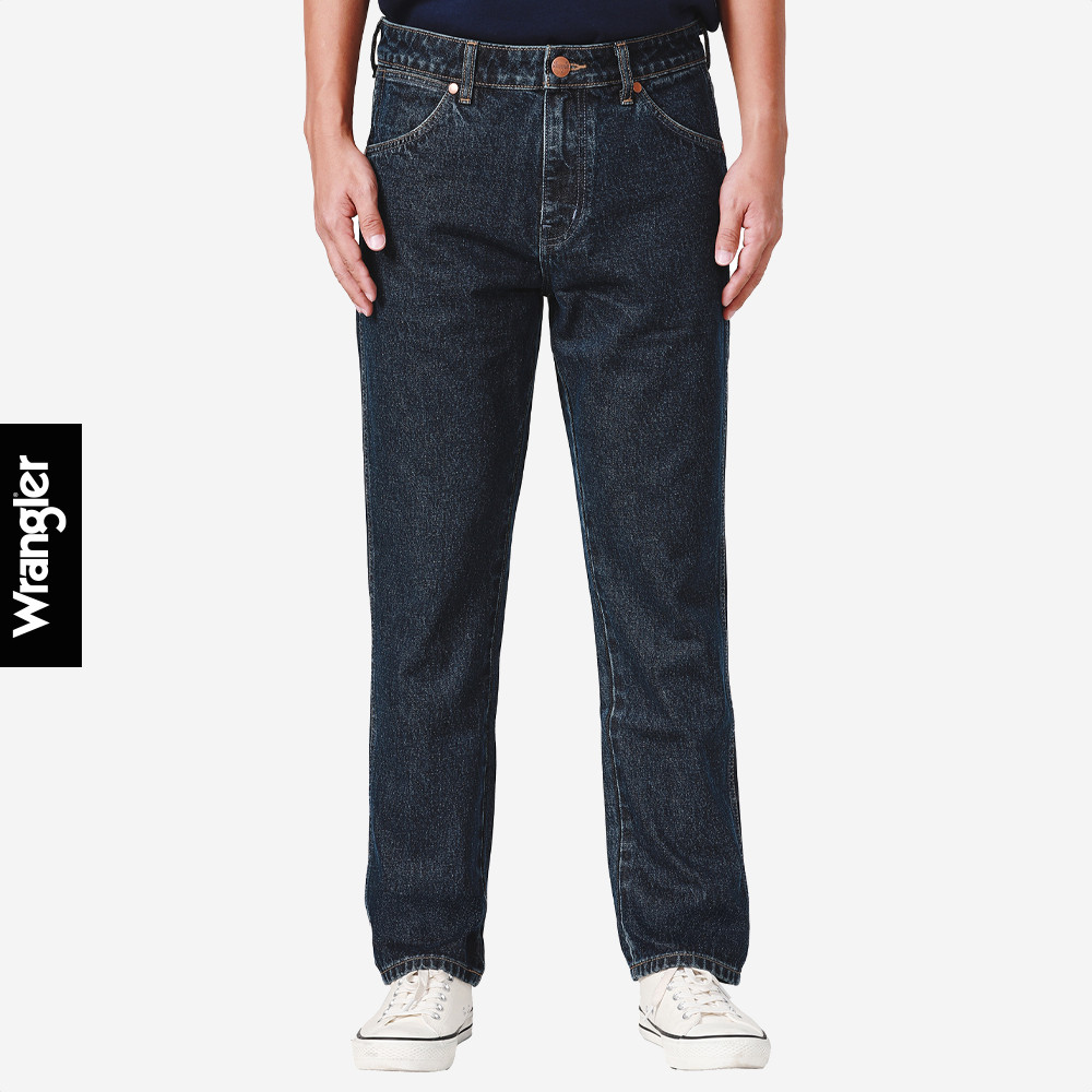 WRANGLER กางเกงยีนส์ผู้ชาย เอวกลาง ทรงตรง รุ่น WR F125MGREF05 สียีนส์กลาง