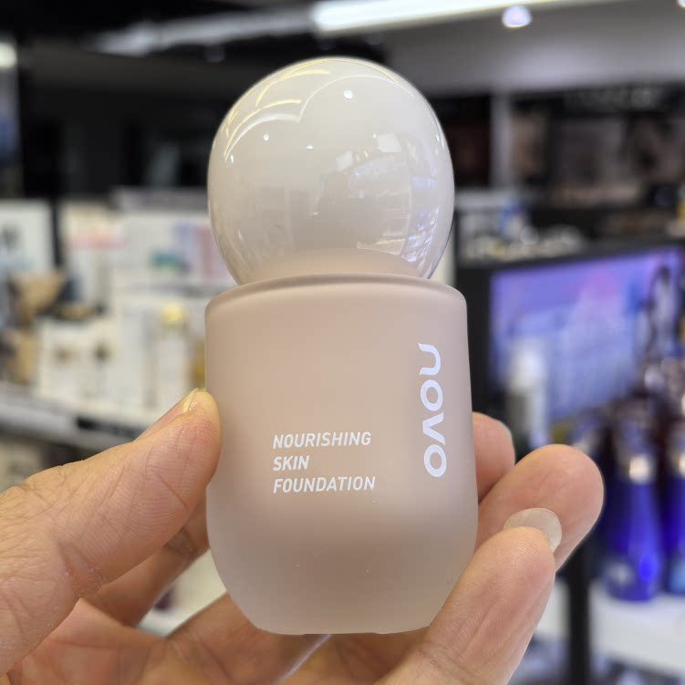 cushion foundation รองพื้น รองพื้นชนิดน้ําผิวครีมให้ความชุ่มชื้น NOVO
