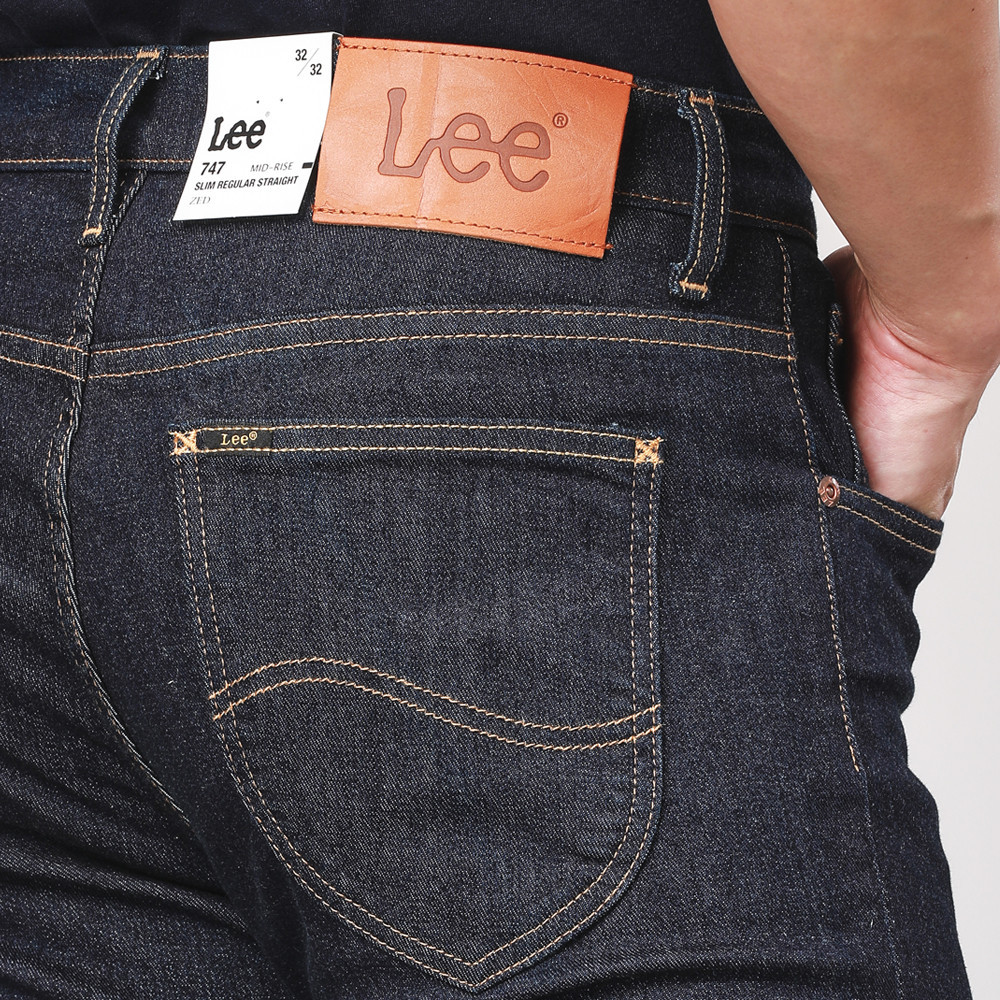 LEE กางเกงยีนส์ผู้ชาย เอวกลาง ทรงเข้ารูป Zed รุ่น LE FC25MZEDC04 – สียีนส์เข้ม ราคา ถูกที่สุด ดีลบีเคเค แกลเลอรีภาพที่ 6