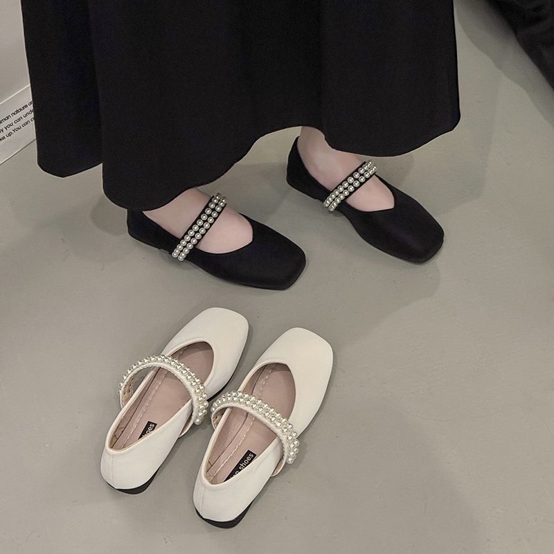 Niche แบนสีดําสแควร์ Toe กระโปรงปากตื้นรองเท้าผู้หญิง 2026 สไตล์ใหม่ Gentle Pearl Mary Jane รองเท้า 