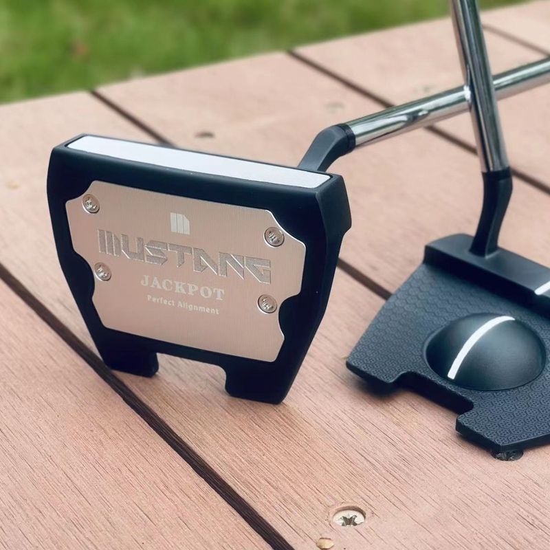 บ.หูเป่ย์พริกเทคโนโลยี บ., จํากัด ยี่ห้อใหม่แท้ Mustang Golf Putter Men Putter Big Head Putter Horn 