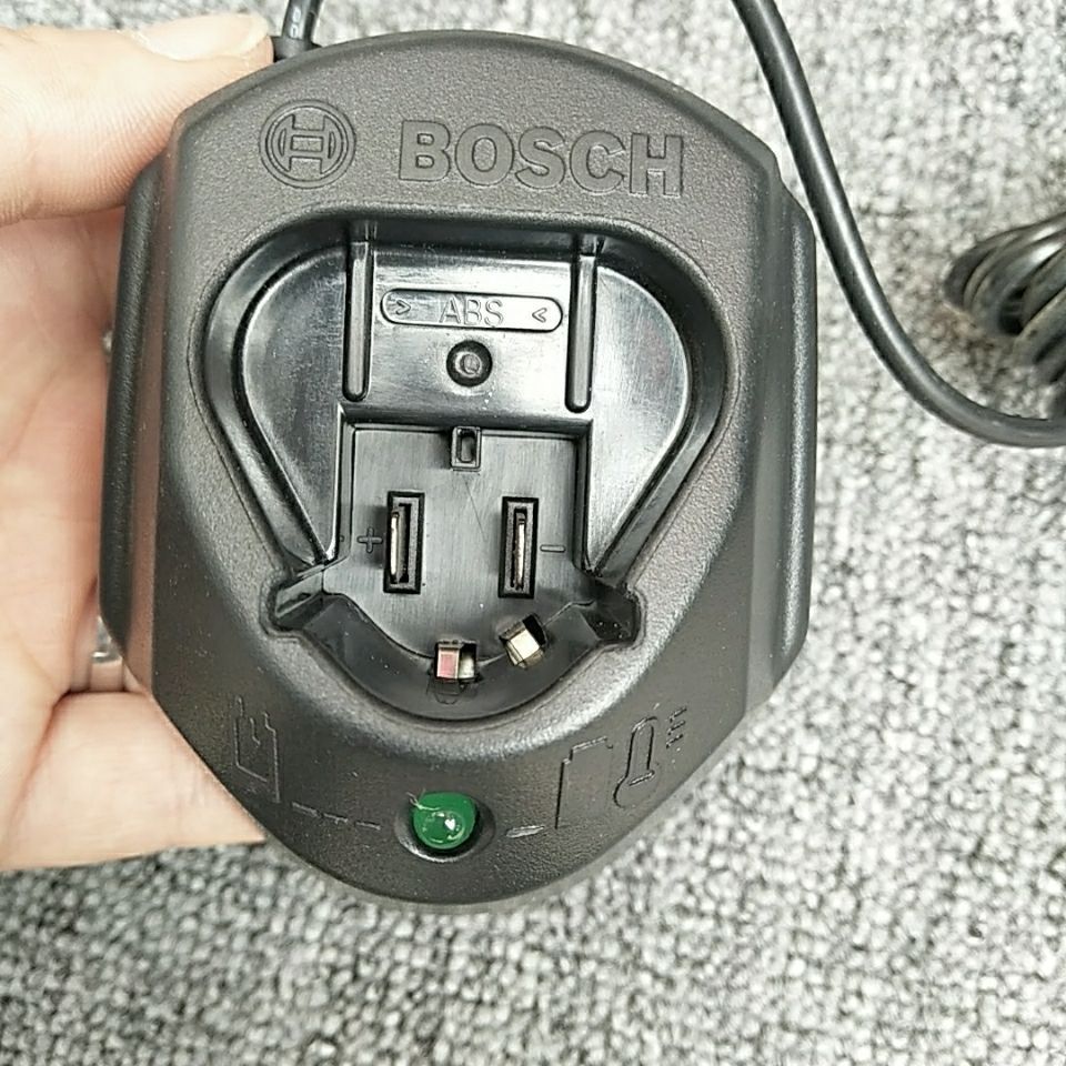 เครื่องชาร์จ Bosch GAL1110CV (10.8V) สำหรับสว่านไฟฟ้าไร้สาย TSR1080-2-LI / GSR108-LI โดยเฉพาะ