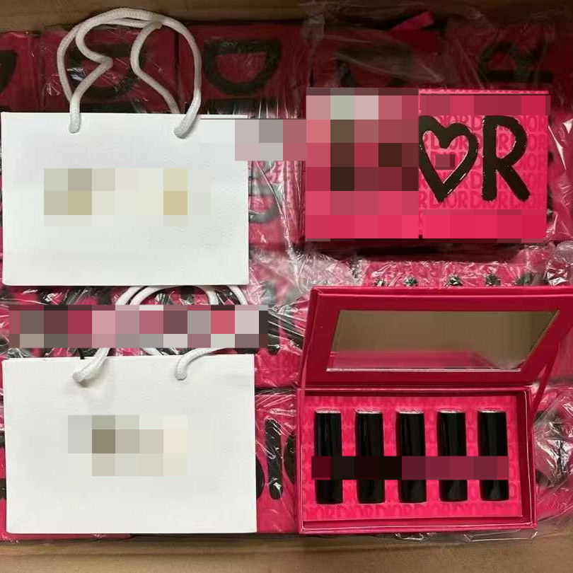 26th Edition Miss Love Limited Lipstick Five- Piece Set 1.5g รวม: 999 #-720 #-772 #-840 #-777 #.