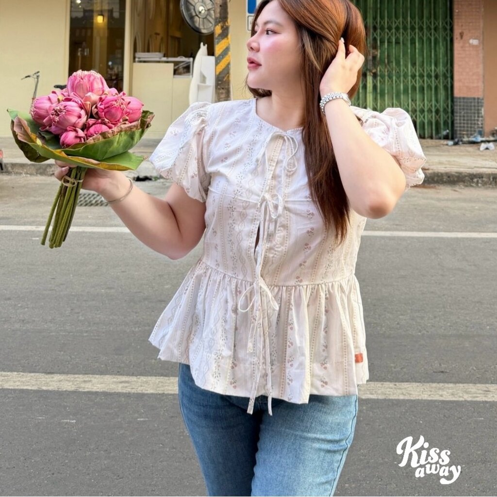 Wendé plus (Size L อกไม่เกิน 38-40) ทรงหลวมขึ้น แขนตุ๊กตาเอวปล่อยใส่สบายขึ้น แต่ยังคงความน่ารักเดิม
