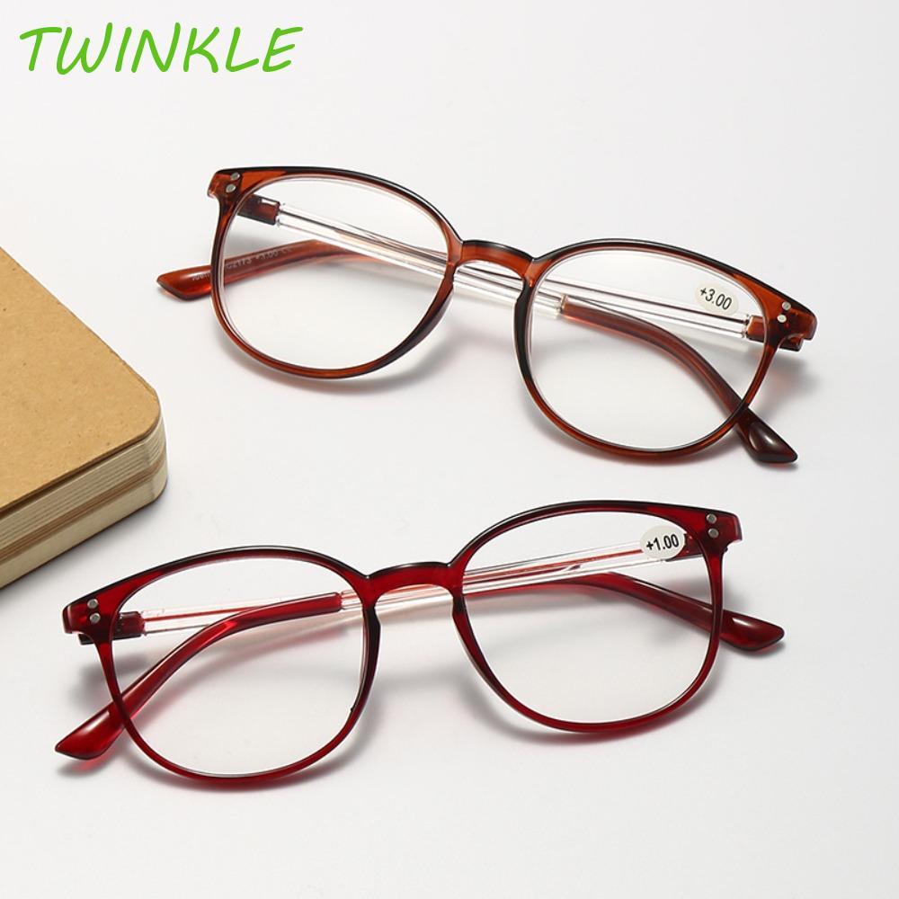 แว่นขยาย TWINKLE1 กรอบขนาดใหญ่และเลนส์ที่มีพลังงานตั้งแต่ +100 ถึง +400 น้ำหนักเบาทึดทันสมัย สบายเมื่ออ่านหนังสือหรือมองเห็นระยะไกล