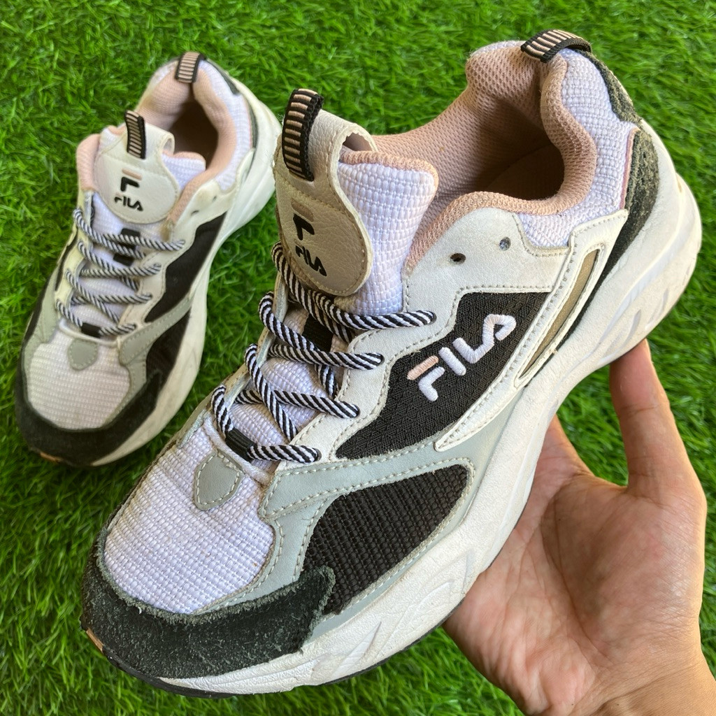 FILA Ray Low wmns รองเท้าผ้าใบรองเท้า ไซส์ 37.5