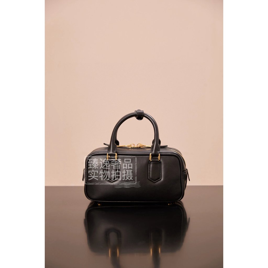 MiuMiu/MiuMiu Arcadie หนังวัว Retro กระเป๋าสี่เหลี่ยมเล็กนูนโลโก้โบว์ลิ่งกระเป๋ากระเป๋าถือกระเป๋าเดิ