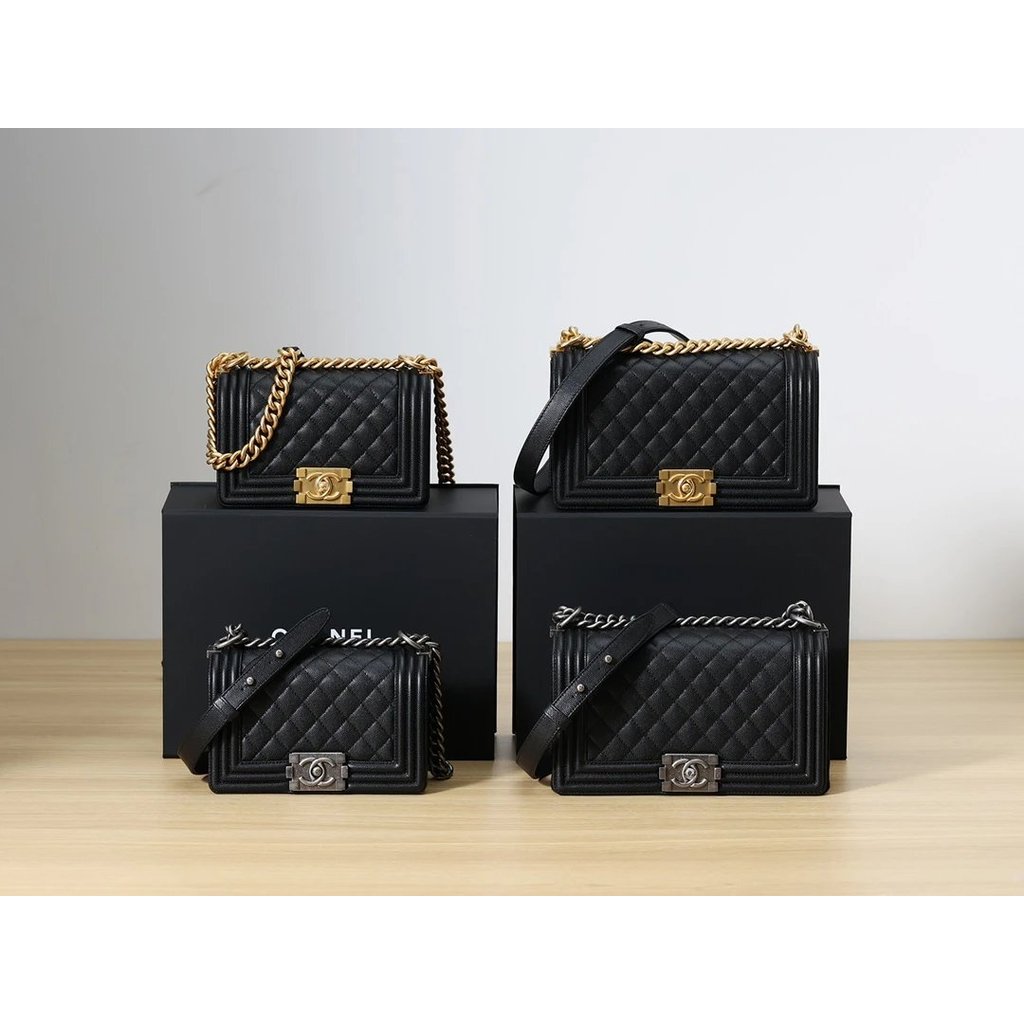 [เกรด Daigou] Chanel Le boy Chanel Leboy Distressed Silver Buckle Diamond Pattern Double C Logo Calf