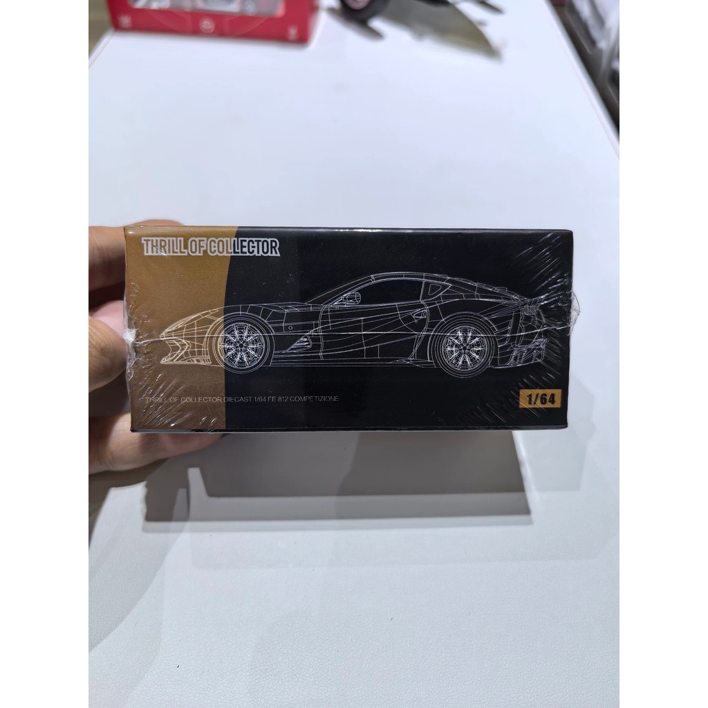 [สต๊อกพร้อม ติดต่อหากคุณมีคําถามใดๆ] Ferrari 1/64 Ferrari 812 Competizio