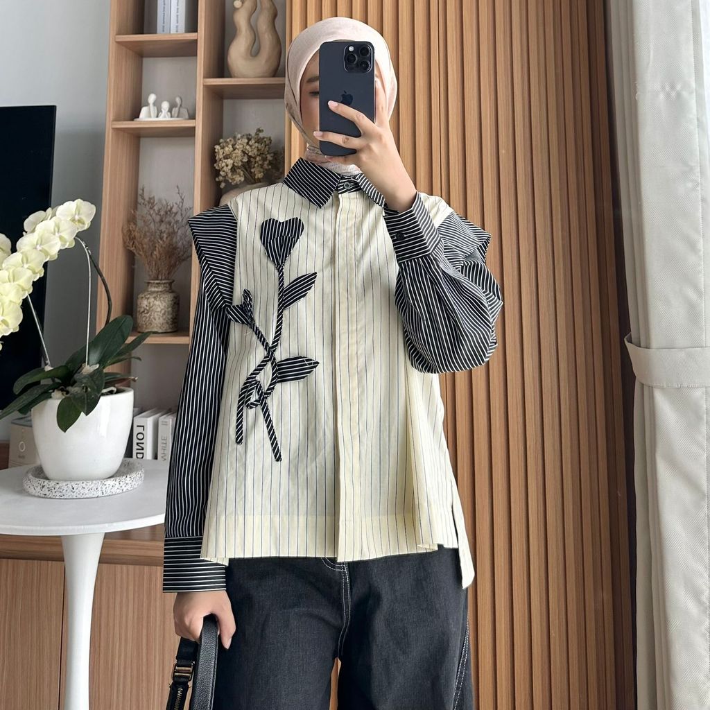 LAIKA STRIPE SHIRT FLOWER 3D CHIC