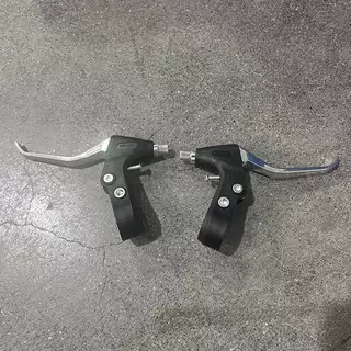 (the) 2 ชิ้นอลูมิเนียมอัลลอยด์จักรยานเสือภูเขาเบรคคันโยกจักรยานเบรค Caliper Handgrip เครื่องมืออุปกรณ์เสริมทั่วไปชิ้นส่วนจักรยาน (TH)