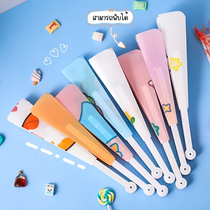 พัดจีนพลาสติกลายการ์ตูน พับได้ ลายหลากหลายให้เลือก