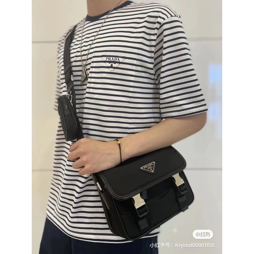[พิเศษจํานวนจํากัด] 2023 รูปแบบใหม่ Prada Prada Triangle Label Nylon Cloth Three-in-One Messenger Ba
