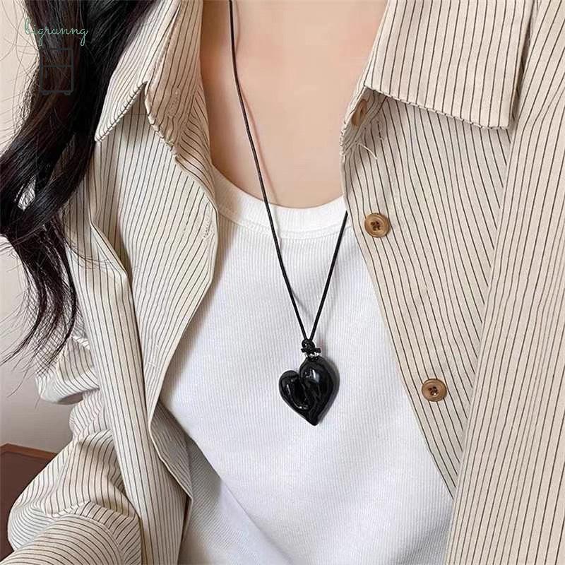 [BRN] สร้อยคอมุกหัวใจเนคไทสีหวาน สำหรับเสื้อกันหนาว เพิ่มความสวยงามให้แก่ลุคของคุณ
