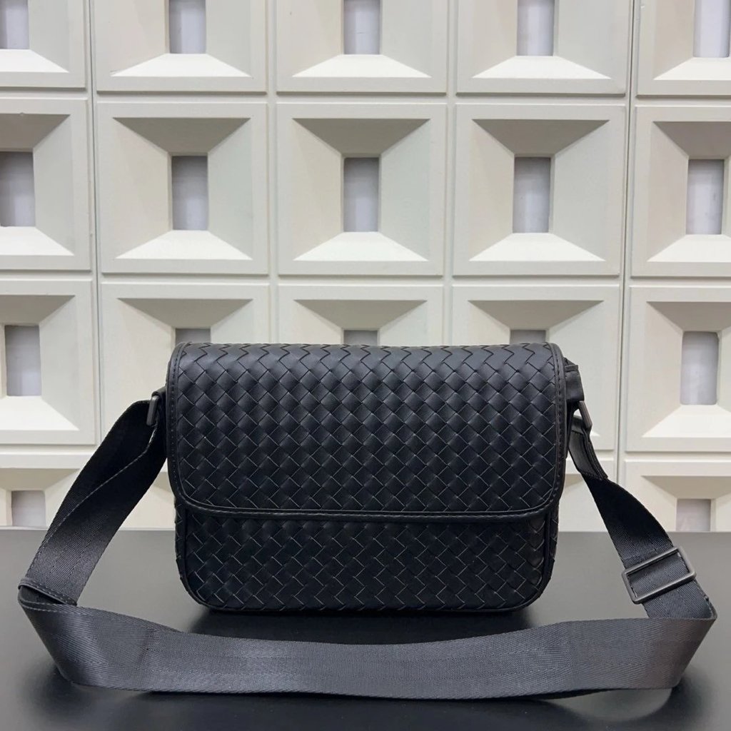 Bv Flap Cowhide Hand-Woven Mens Messenger Bag กระเป๋าสะพาย Messenger Bag Classic All-Match Physical 