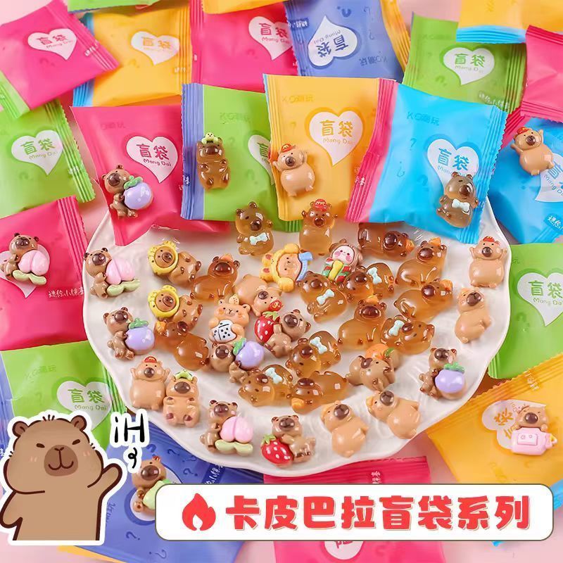 盲袋玩具卡皮巴拉可爱发光夜光卡通饰品小配件玩偶儿童礼物26.5.7vvv ของเล่นสุ่ม คาปิบาร่า น่ารัก เรืองแสง ของเล่นการ์ตูนขนาดเล็ก ขอ