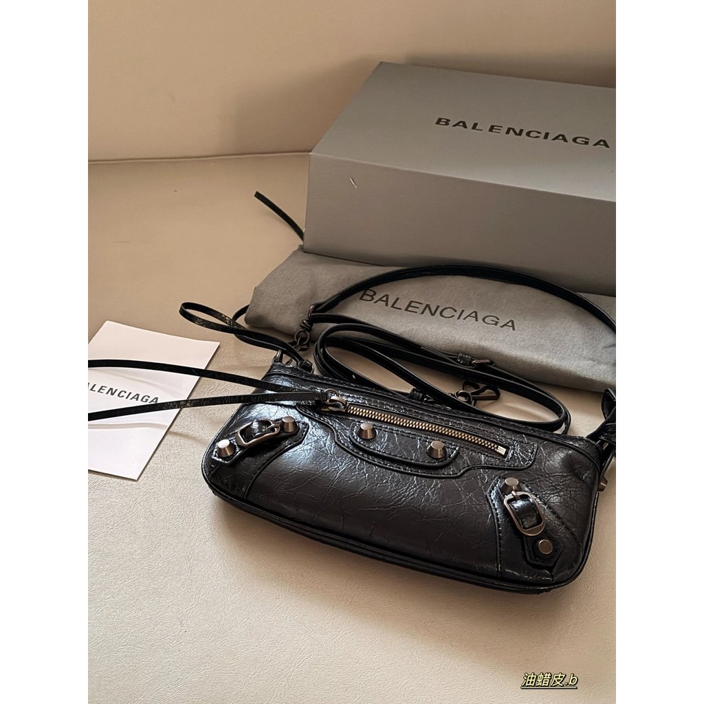 Le Cagole Balenciagole Mahjong Underarm Bag All Black Motorcycle Bag Mahjong Bag Messenger Bag Oil W