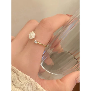 Vogue🌟พร้อมส่ง🌟 แหวนปรับขนาดได้ ลายกุหลาบขาว มีเพชร เหมาะสำหรับผู้หญิง สวยน่ารัก (BRL-33)