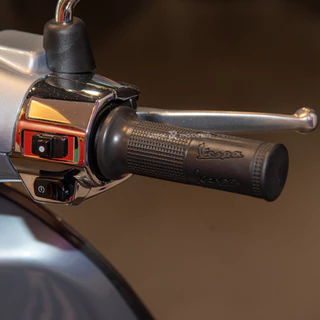 สําหรับVespa ปลอกแฮนด์ 7/8 22มม ที่จับแฮนด์ พอดีเป๊ะสำหรับ Sprint Primavera S LX iget