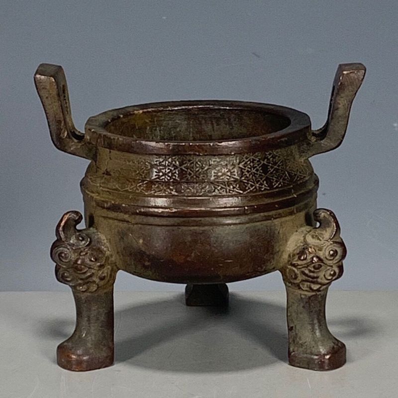 โบราณ Xuande ทองแดง Burner ทองแดงบริสุทธิ์สามขา Dingrui Beast Double-ear Aromatherapy Burner โบราณโบราณ Xuande ทองแดง Burner เครื่องประดับ