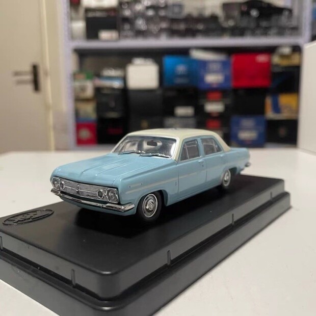 [Orphan] 1: 43 TRAX TR32G Holden HR S Our Store จัดส่งจากจีนแผ่นดินใหญ่ จัดส่งภายใน 2 วันหลังจากการว
